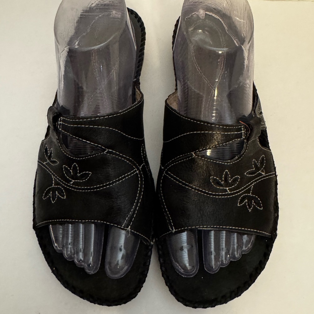 Clarks Black Slip-On Mules with Decorative Stitching